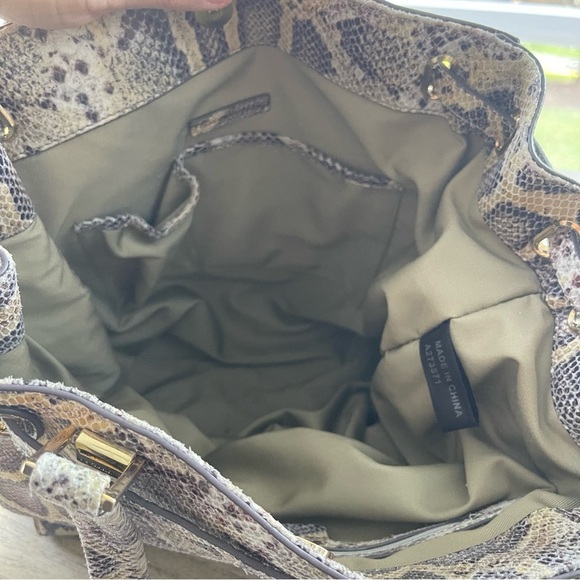 G.I.L.T Snakeskin Patterned Large Tote Bag
(Got It Love It) - Picture 7 of 16